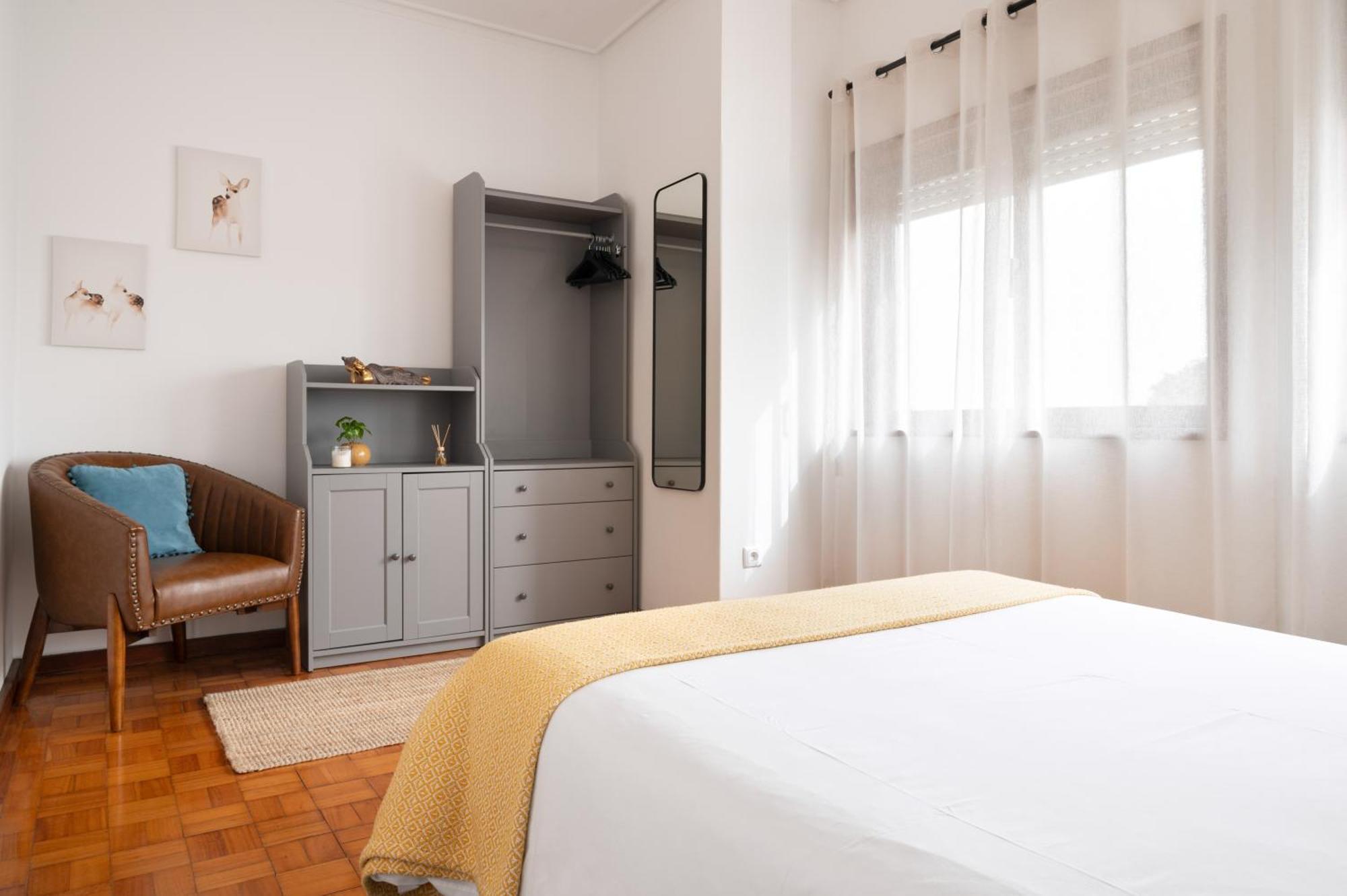 ! Luminous 2Br Top Floor ! Praca Da Republica 포르투 외부 사진