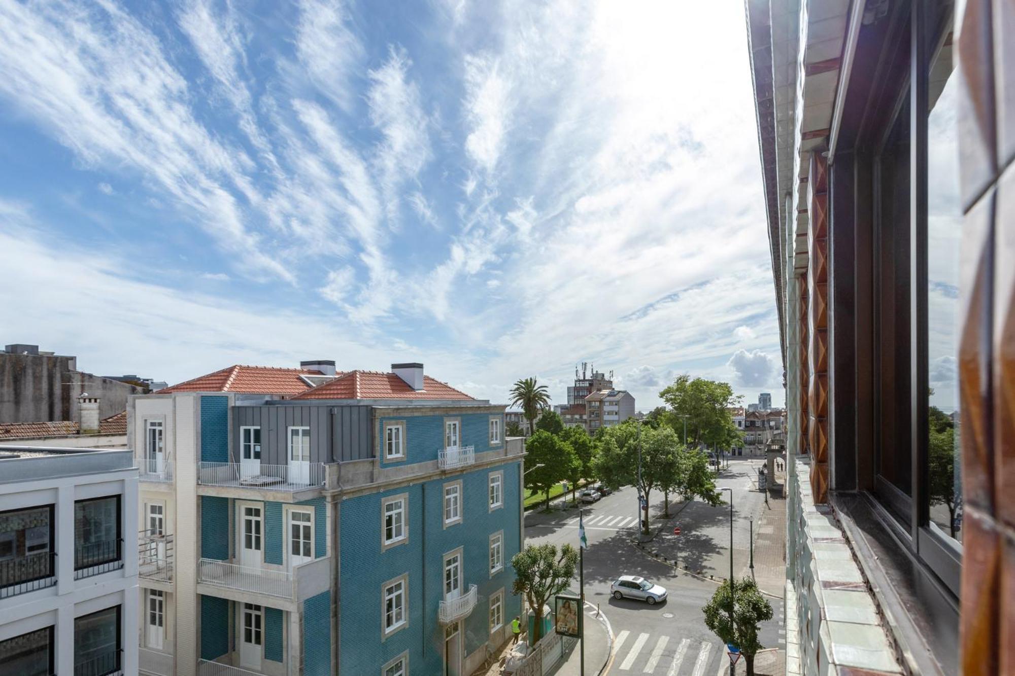 ! Luminous 2Br Top Floor ! Praca Da Republica 포르투 객실 사진